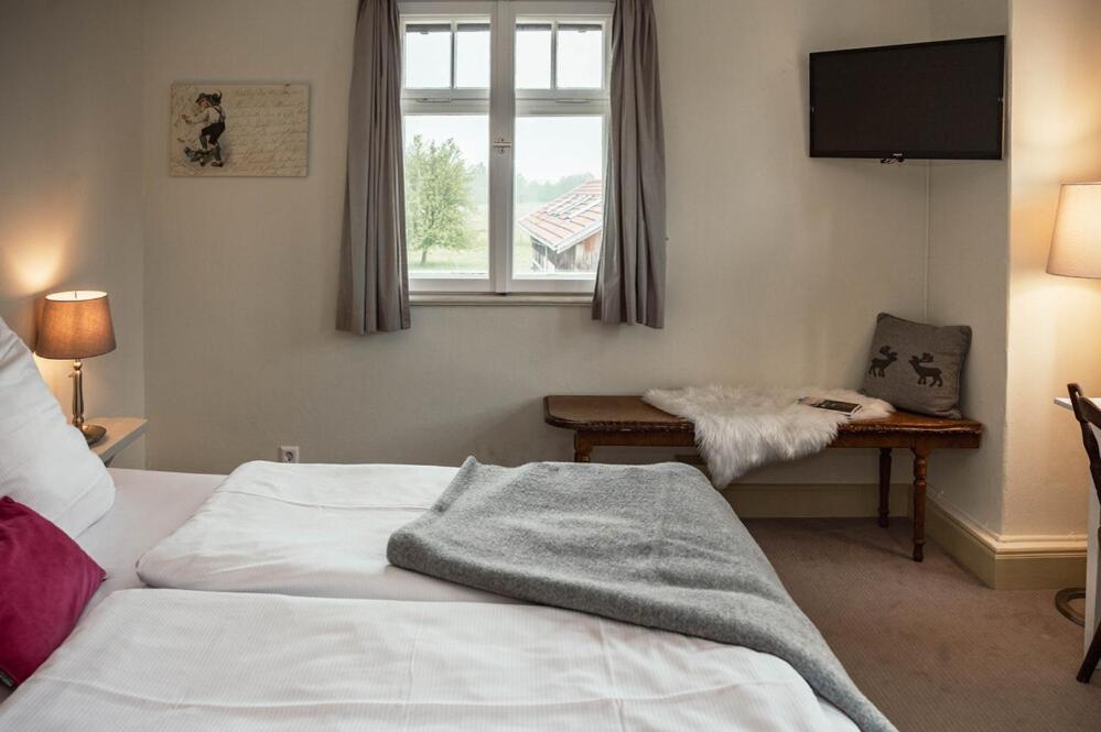 Allgaeuer Genusshotel Und Historischer Dorfgasthof Hirsch Leutkirch im Allgäu 外观 照片